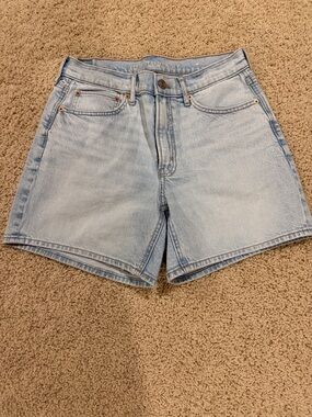 American Eagle Outfitters Super High Waisted Relaxed Denim Shorts 6 inch inseam